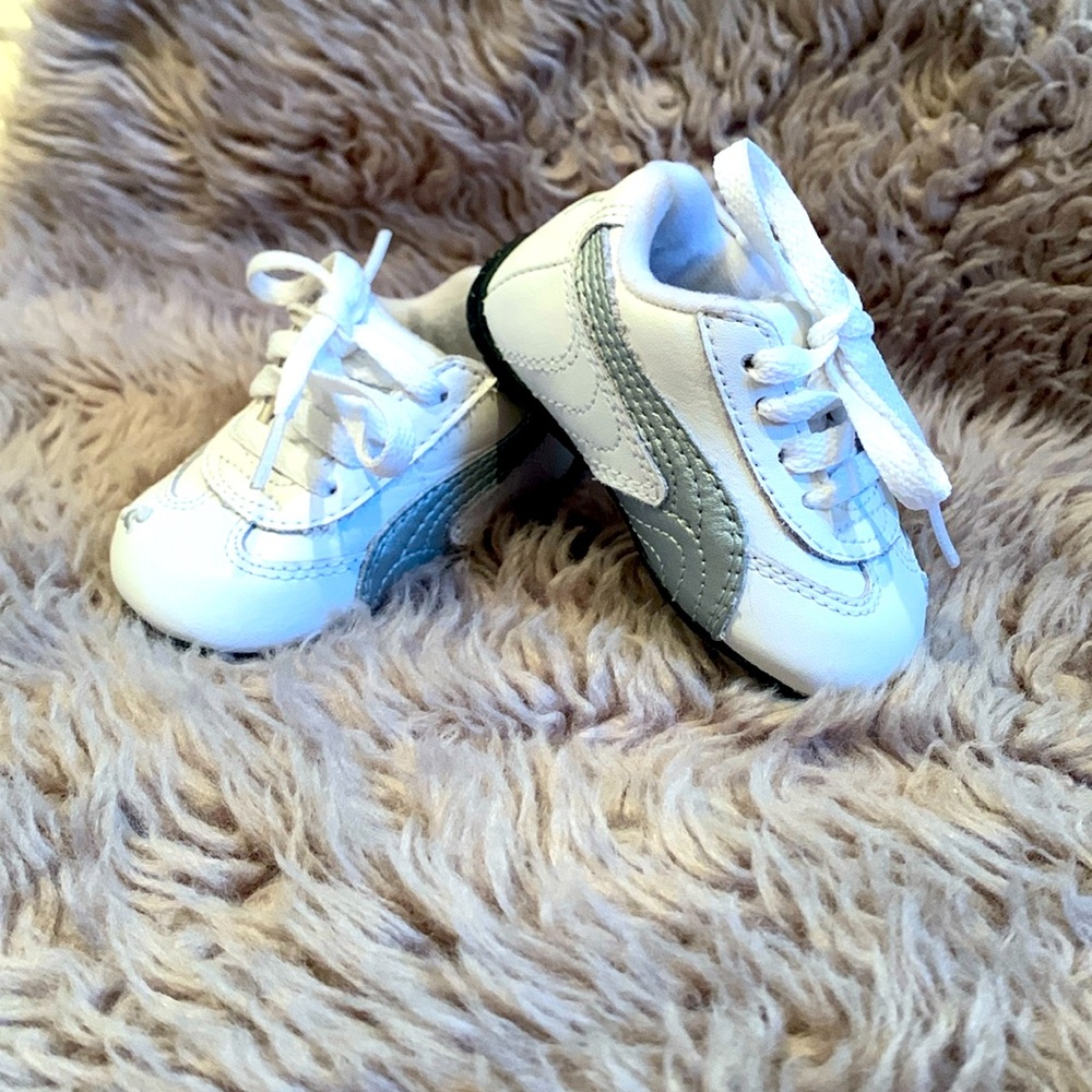 NWOT Puma Baby Sneakers, White Silver, Newborn 3-6 months, First Walker Shoes